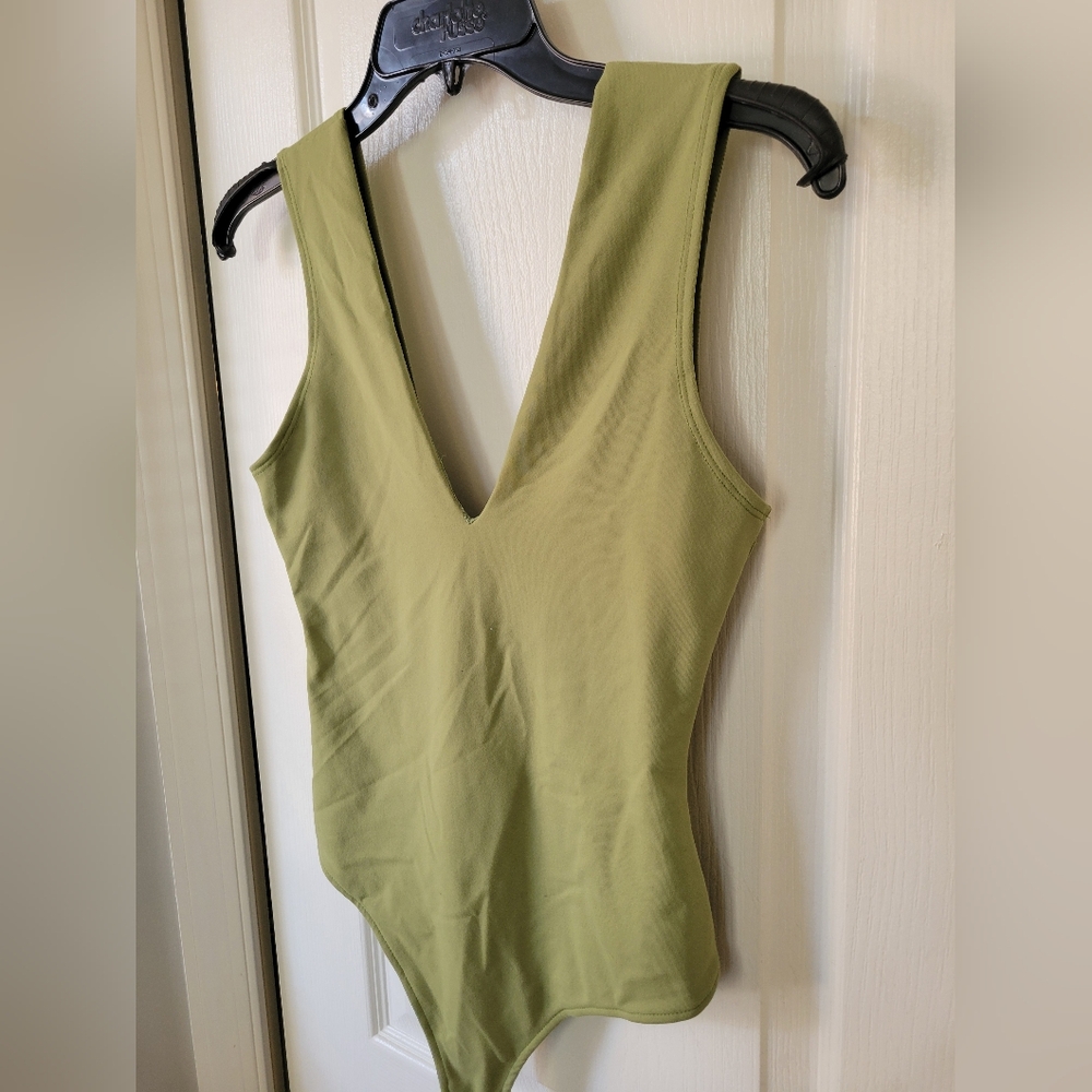 NWT Free People Intimately Keep It Sleek V-neck Bodysuit Oasis Green Size Small - Picture 2 of 11